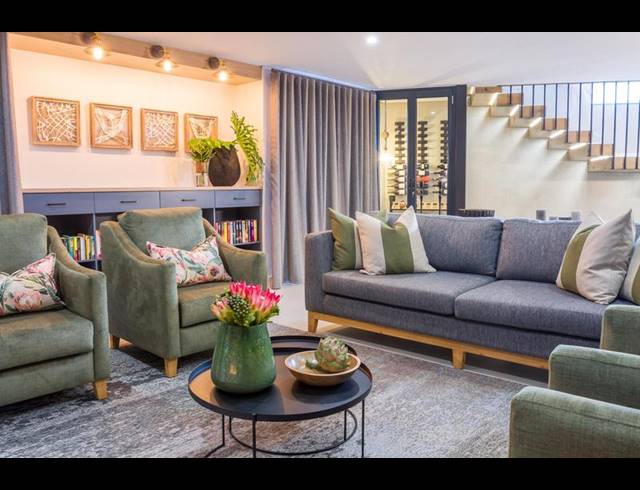 4 BEDROOM HOUSE FOR SALE IN GLEN ERASMIA